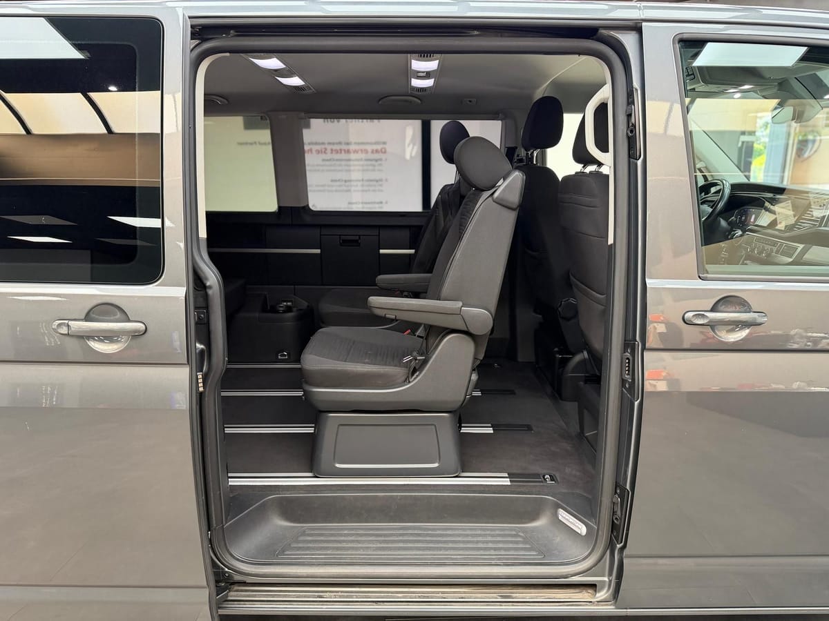 Volkswagen T6.1 Multivan Comfortline 2.0 TDI KAM AHK LED foto 16