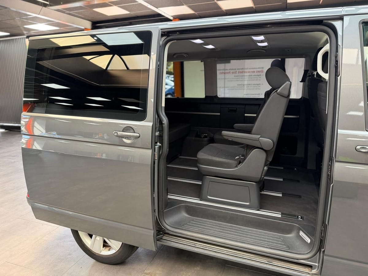 Volkswagen T6.1 Multivan Comfortline 2.0 TDI KAM AHK LED foto 17
