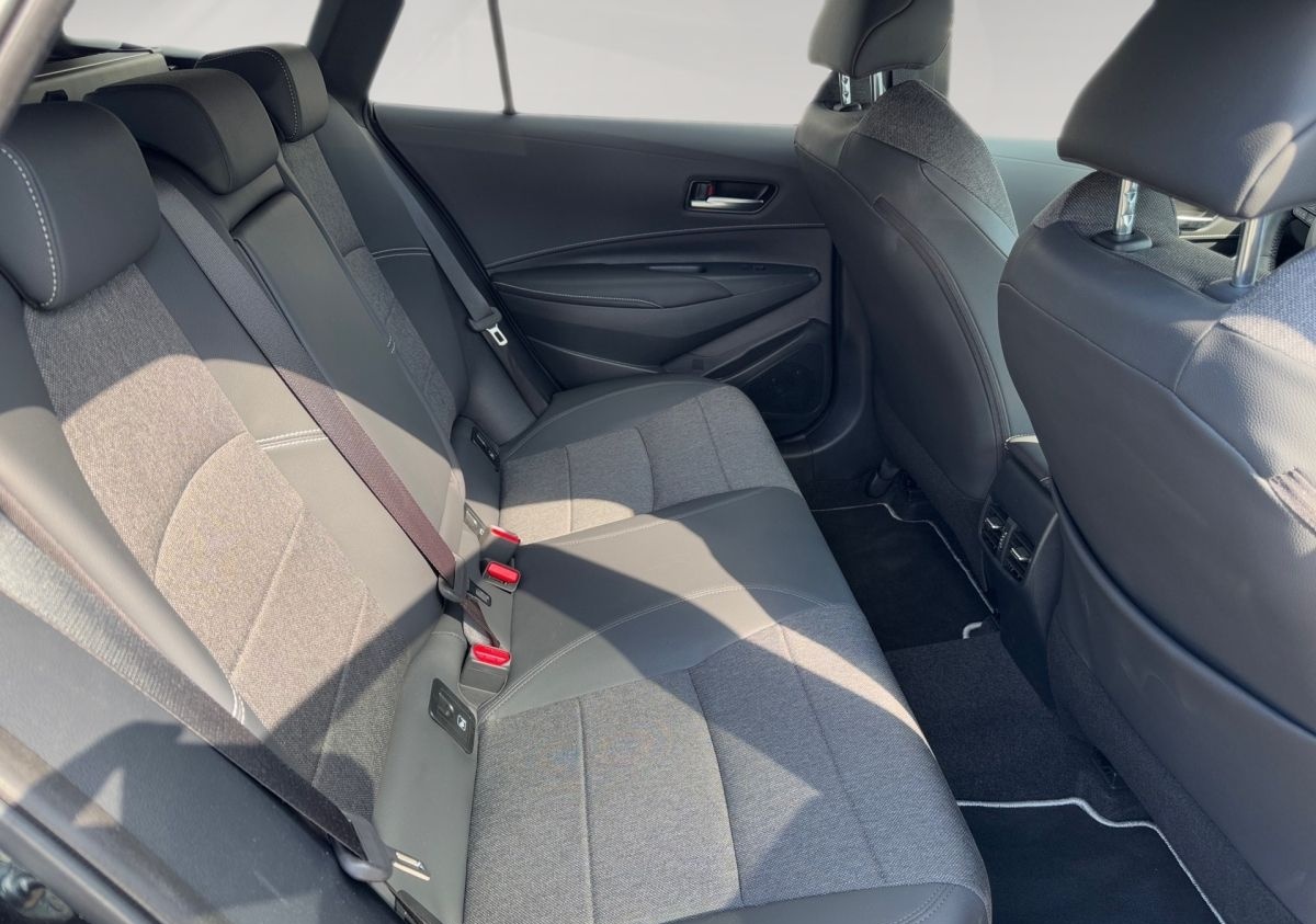 Toyota Corolla 1.8 l Hybrid Touring Sports Teamplayer foto 13