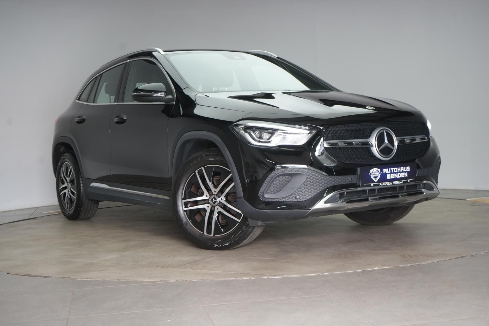 Mercedes-Benz GLA 220 d 8G-DCT Progressive Temp Kamera AHK Lan
