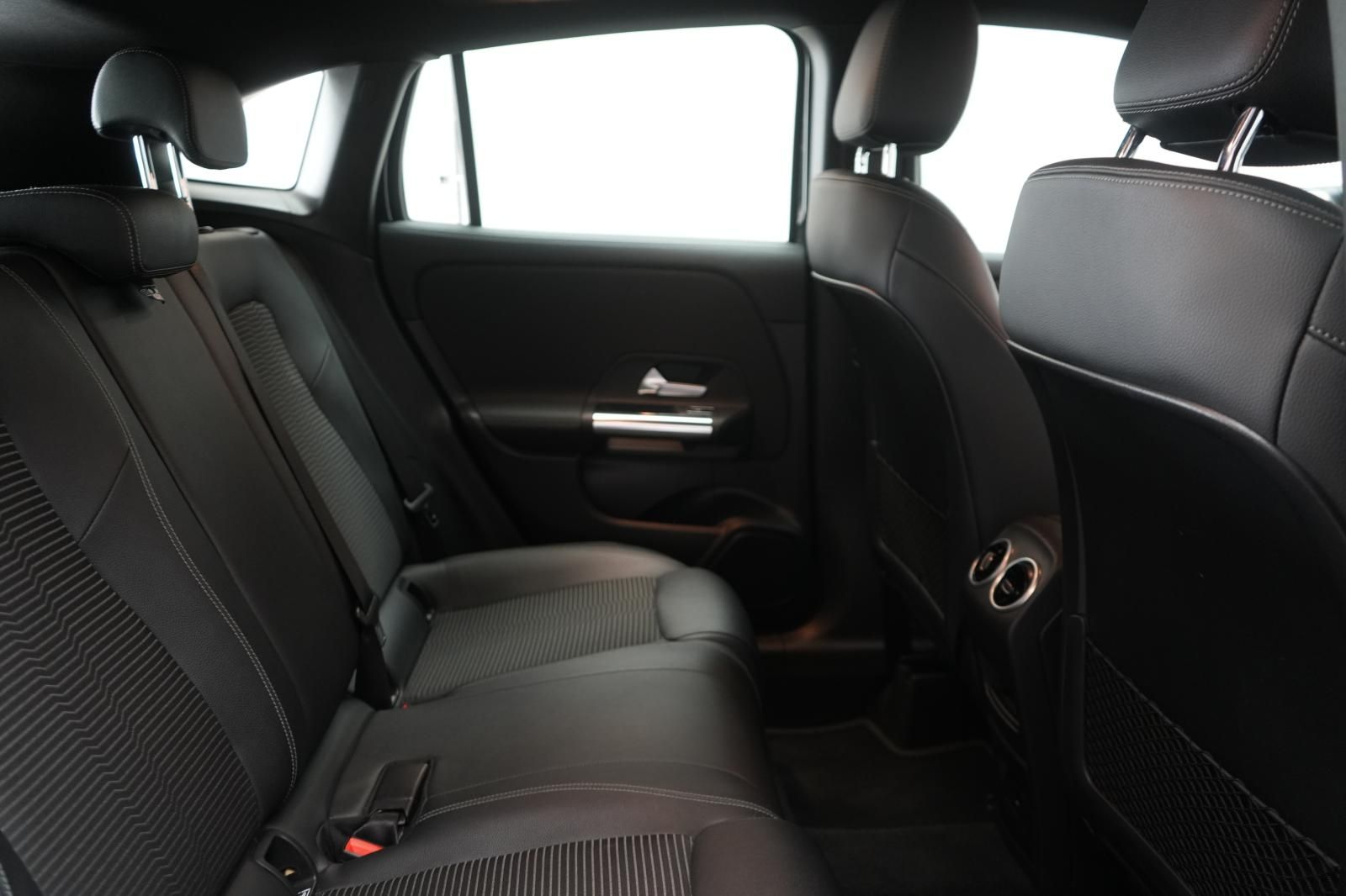 Mercedes-Benz GLA 220 d 8G-DCT Progressive Temp Kamera AHK Lan foto 19