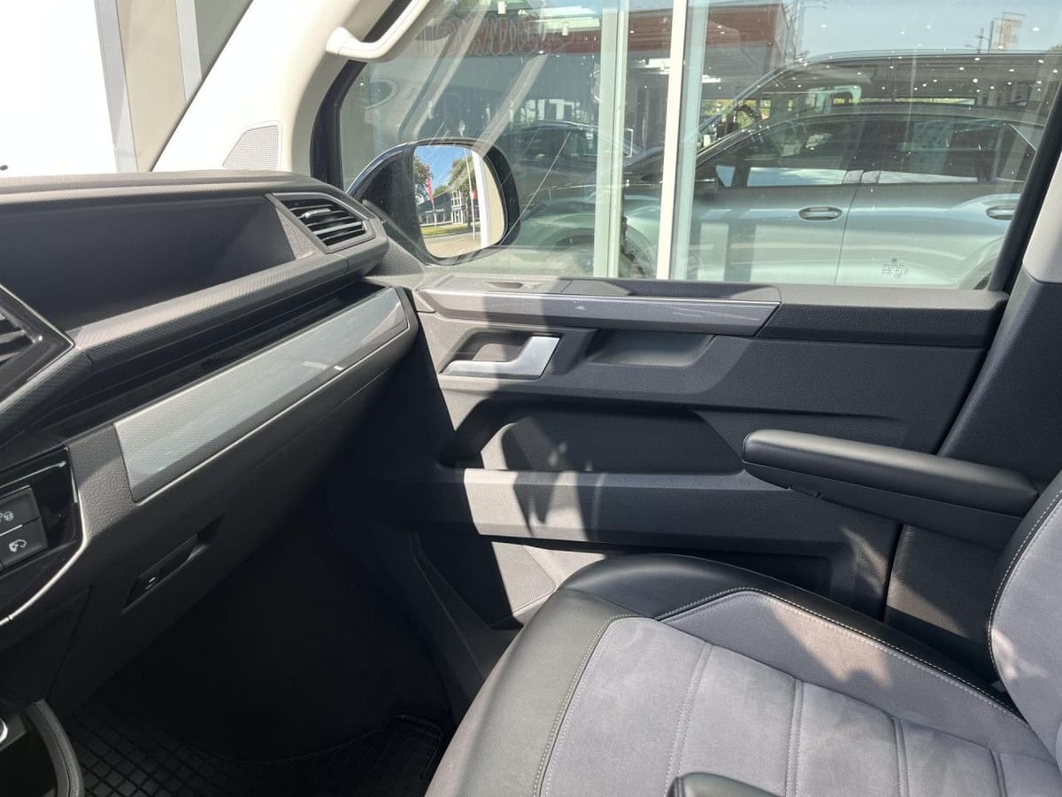 Volkswagen Multivan T6.1 Kurz Highline 2.0 TDI DSG foto 19
