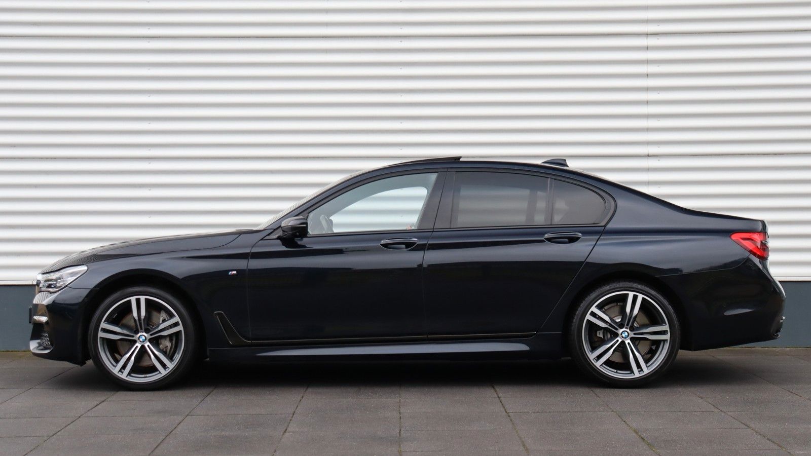 BMW 750i xDrive,B&W,Massage,Standheizung, Laserlight foto 2
