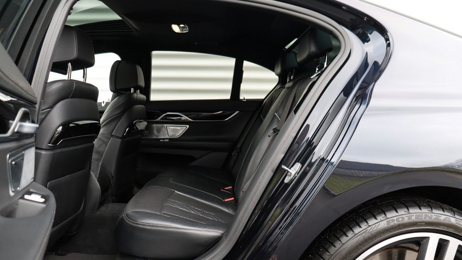 BMW 750i xDrive,B&W,Massage,Standheizung, Laserlight foto 25