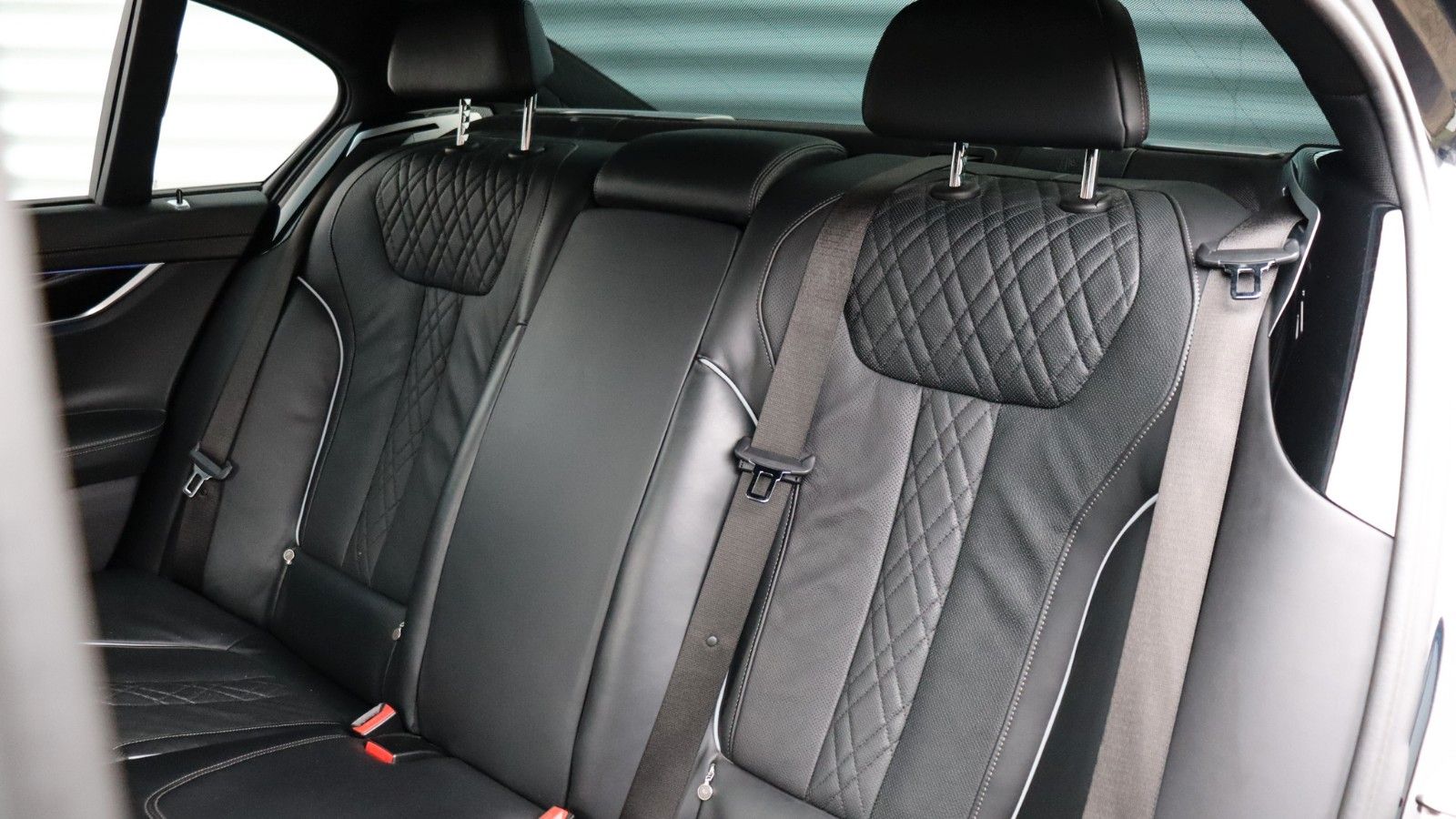 BMW 750i xDrive,B&W,Massage,Standheizung, Laserlight foto 27