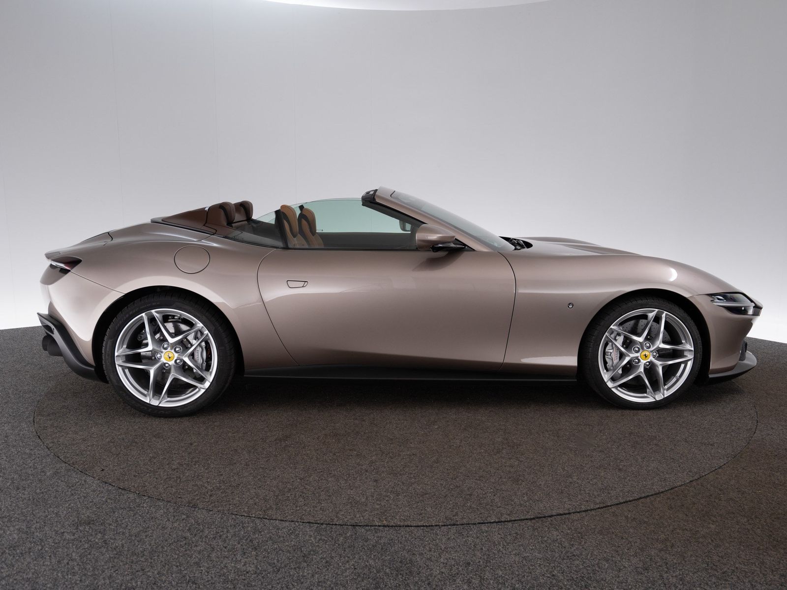 Ferrari Roma Spider FERRARI SINGEN foto 9