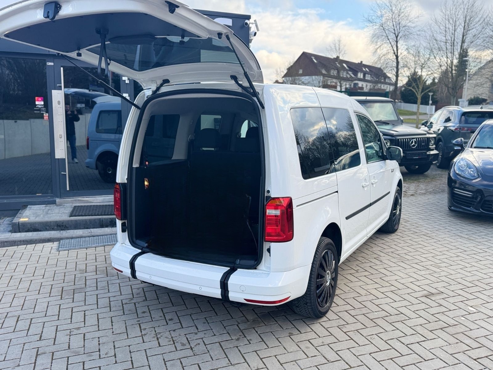 Volkswagen Caddy BMT 1.2 TSI Behindertengerecht-Rampe foto 9