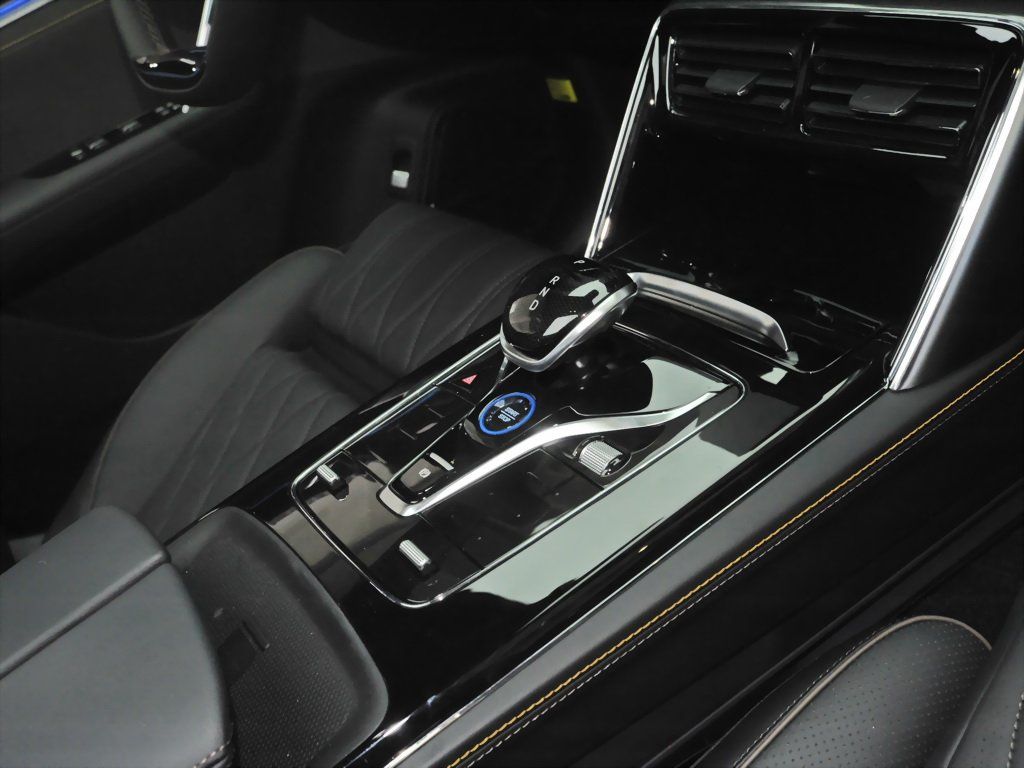 BYD TANG EV AWD 7-Seat Panorama Ambient FACELIFT foto 5