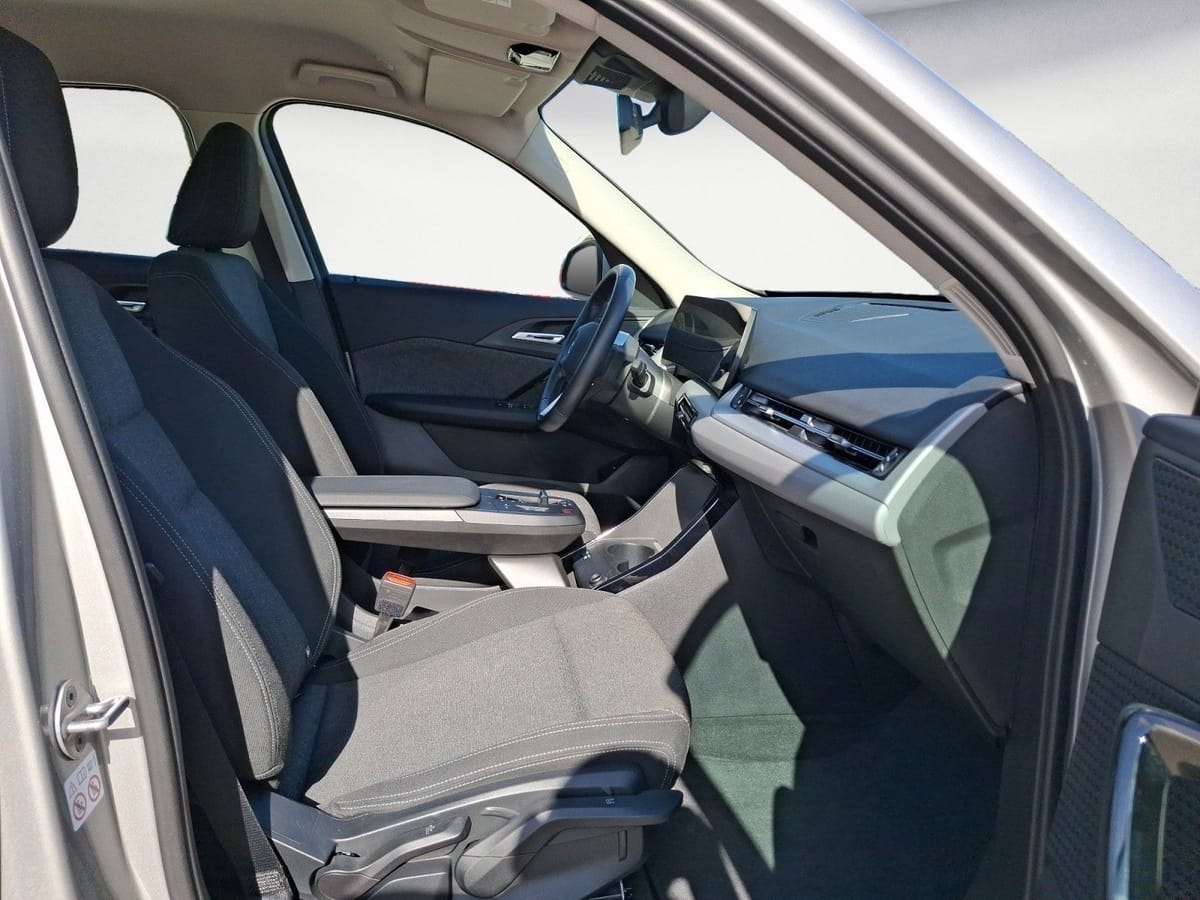 BMW iX1 xDrive30 *Shadow*Navi*LED*PDC*SHZ*DAB* foto 14