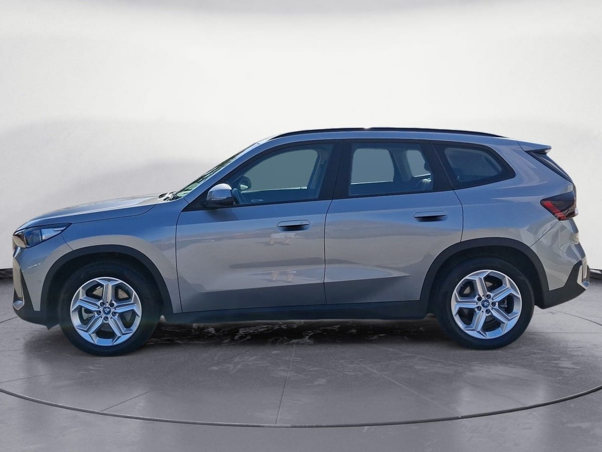 BMW iX1 xDrive30 *Shadow*Navi*LED*PDC*SHZ*DAB* foto 4