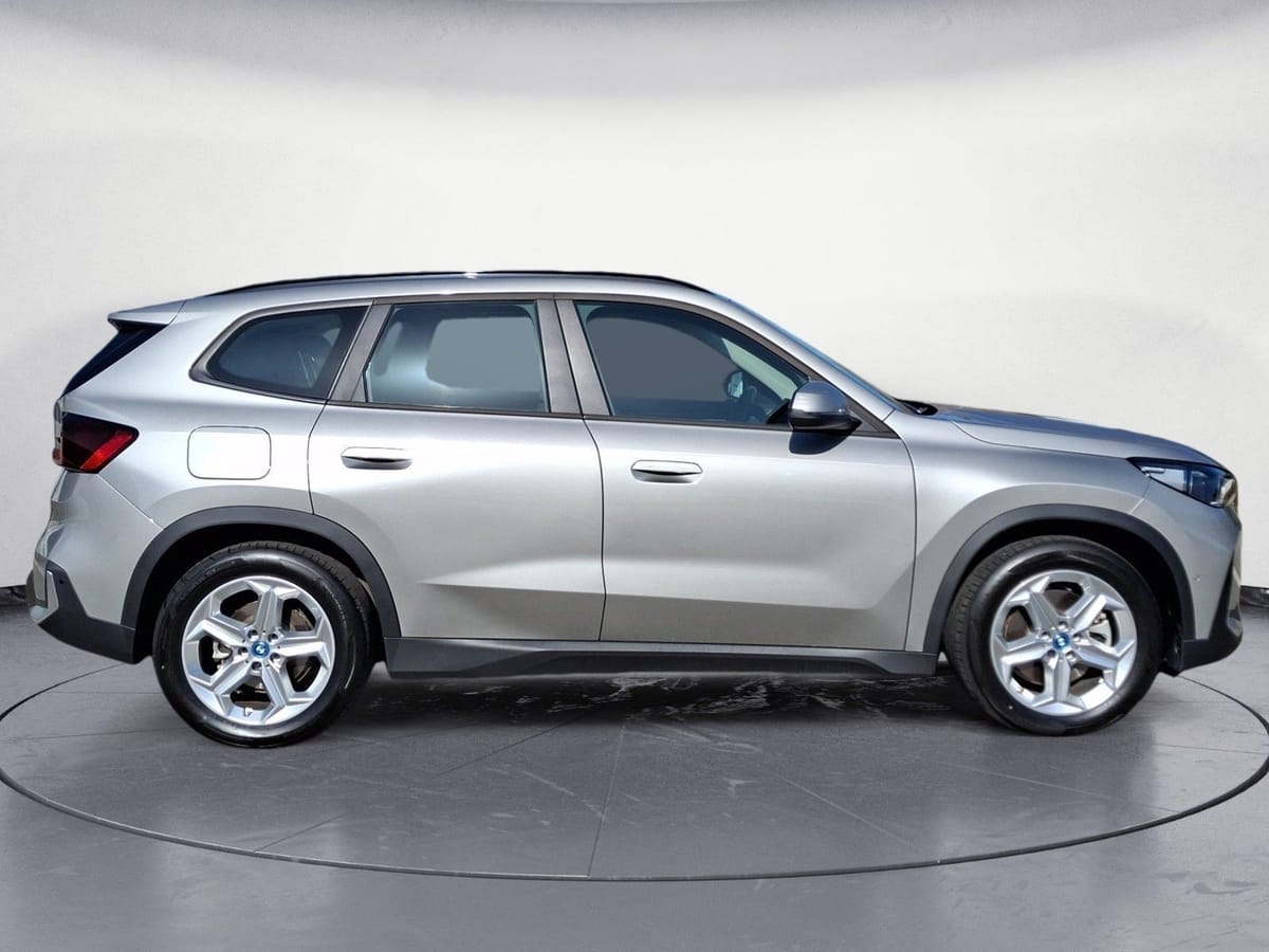 BMW iX1 xDrive30 *Shadow*Navi*LED*PDC*SHZ*DAB* foto 7