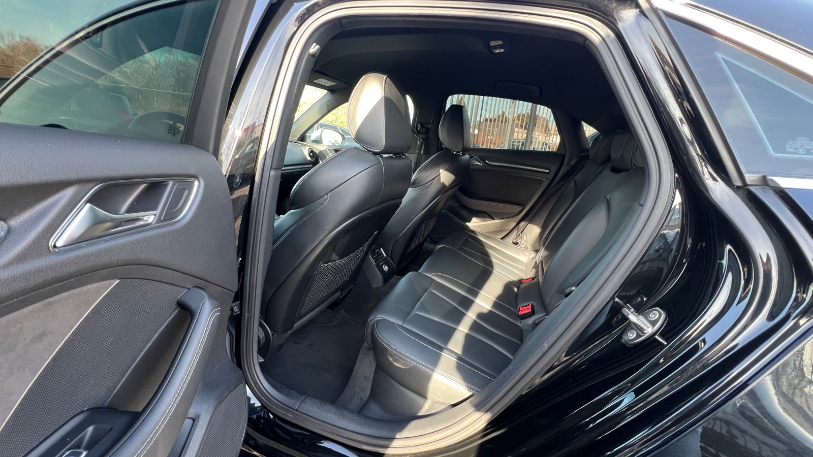 Audi RS3 2.5 TFSI QUATTRO LIMOUSINE NAVI MATRIX LED foto 8