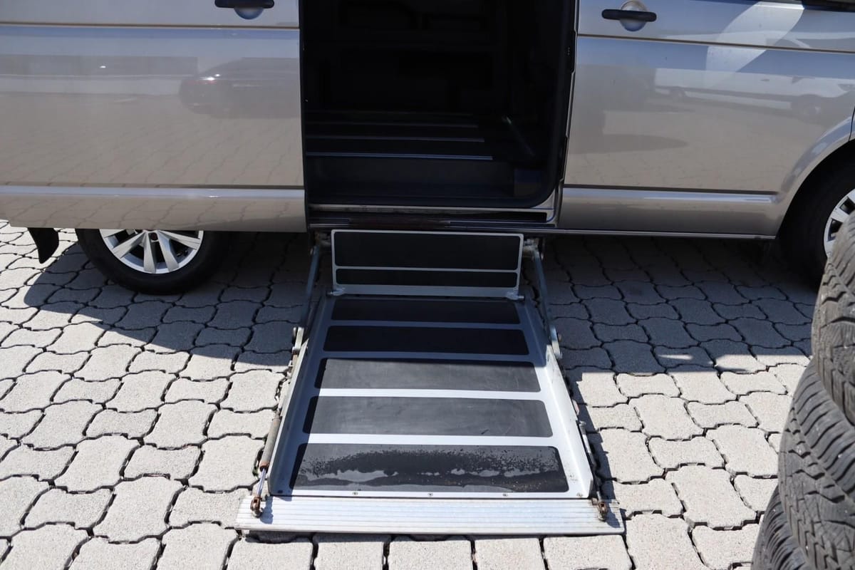 Volkswagen T6 Multivan Trendline BEHINDERTENGERECHT LIFT foto 18