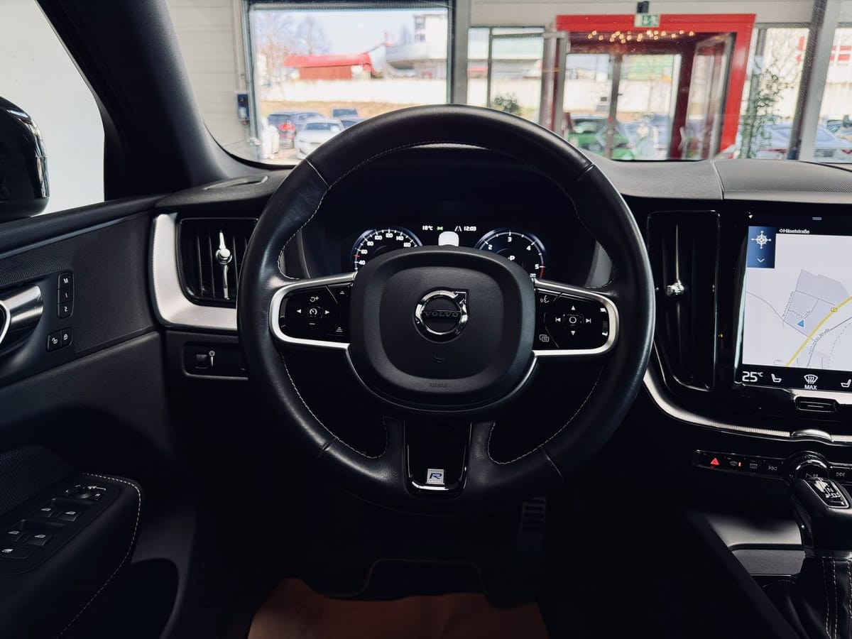 Volvo XC60 R Design PANO KAMERA LED ASSISTENZ SHZ foto 11
