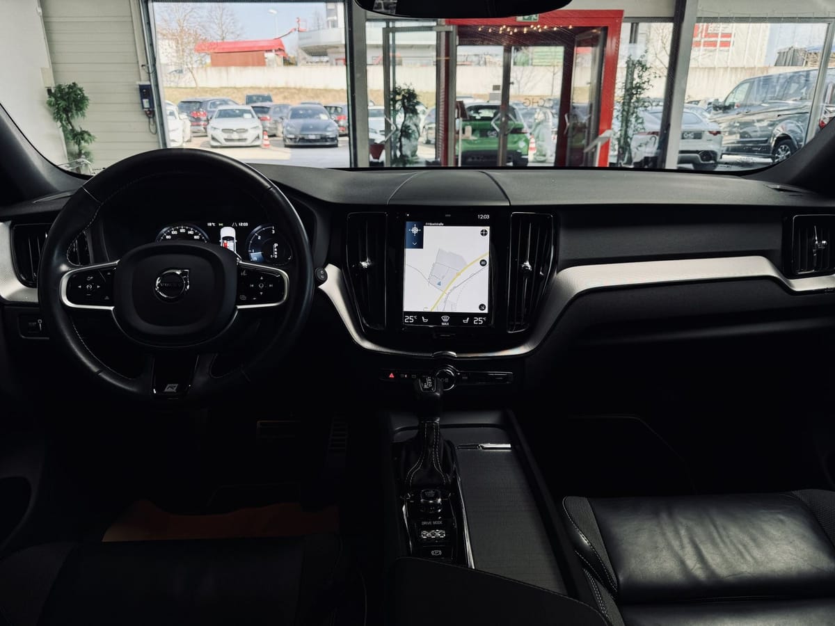 Volvo XC60 R Design PANO KAMERA LED ASSISTENZ SHZ foto 12
