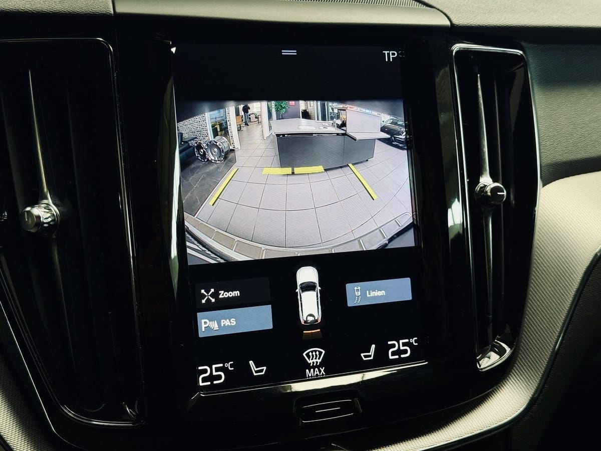 Volvo XC60 R Design PANO KAMERA LED ASSISTENZ SHZ foto 17