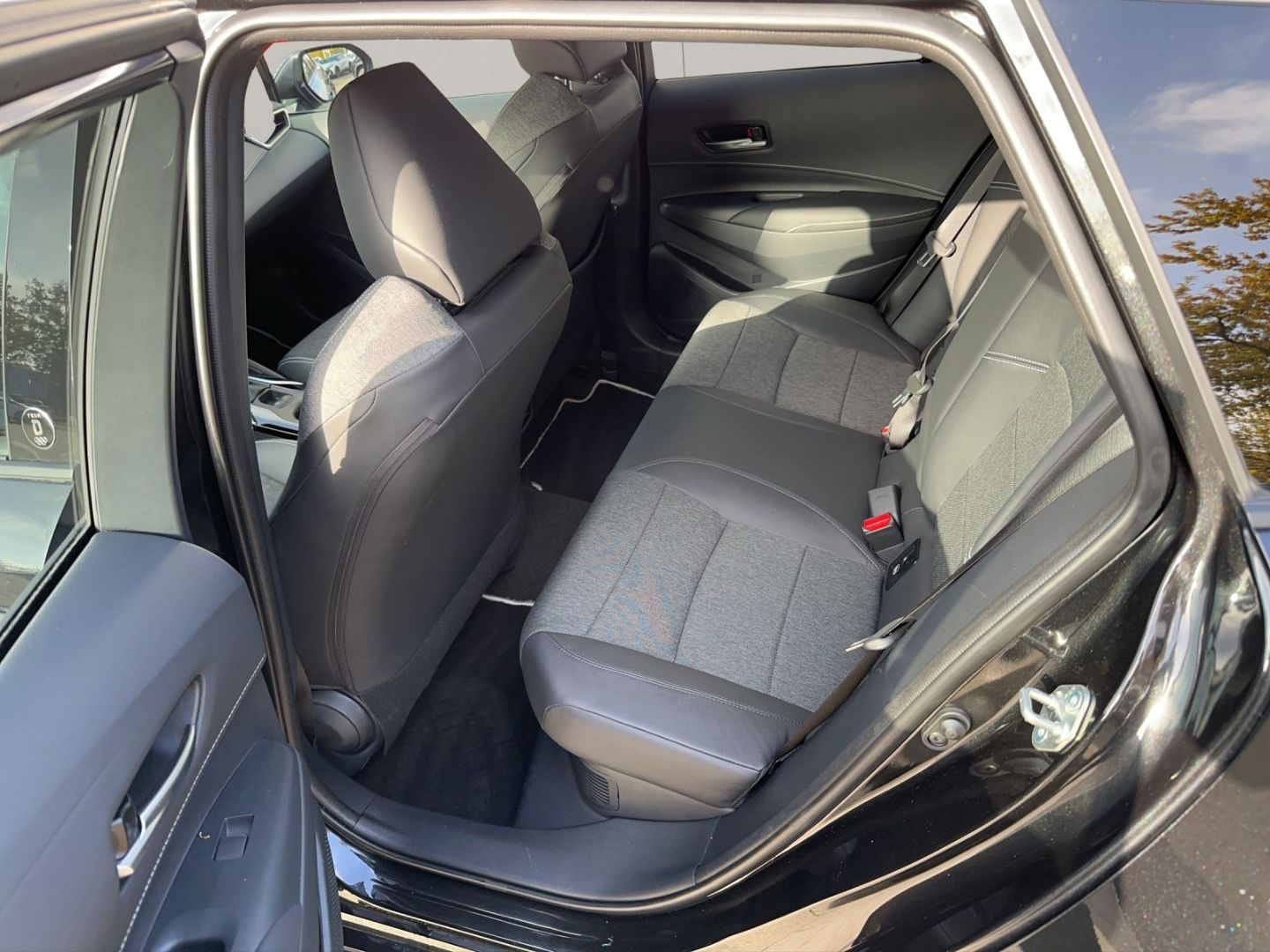 Toyota Corolla Touring Sports Hybrid Teamplayer NAVI+LE foto 14