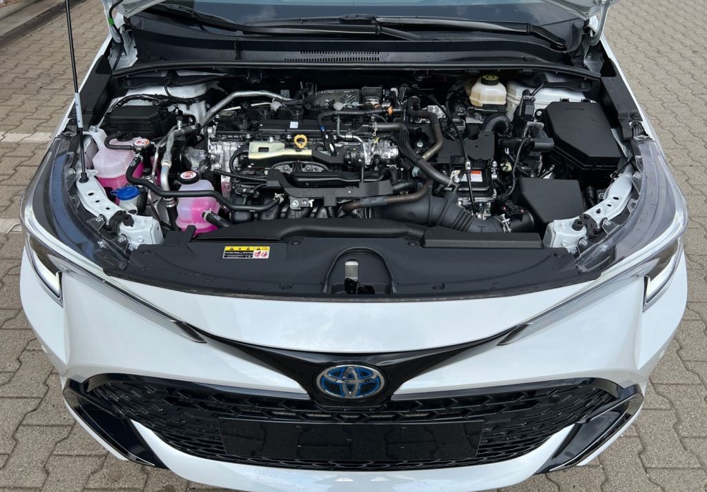 Toyota Corolla 2.0 Hybrid TS Team D foto 17
