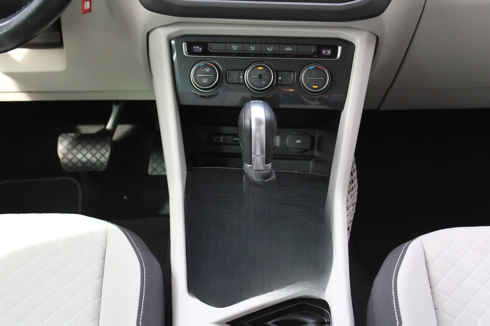 Volkswagen Tiguan Comfortline  4Motion Autom. LED Nav AHK foto 16