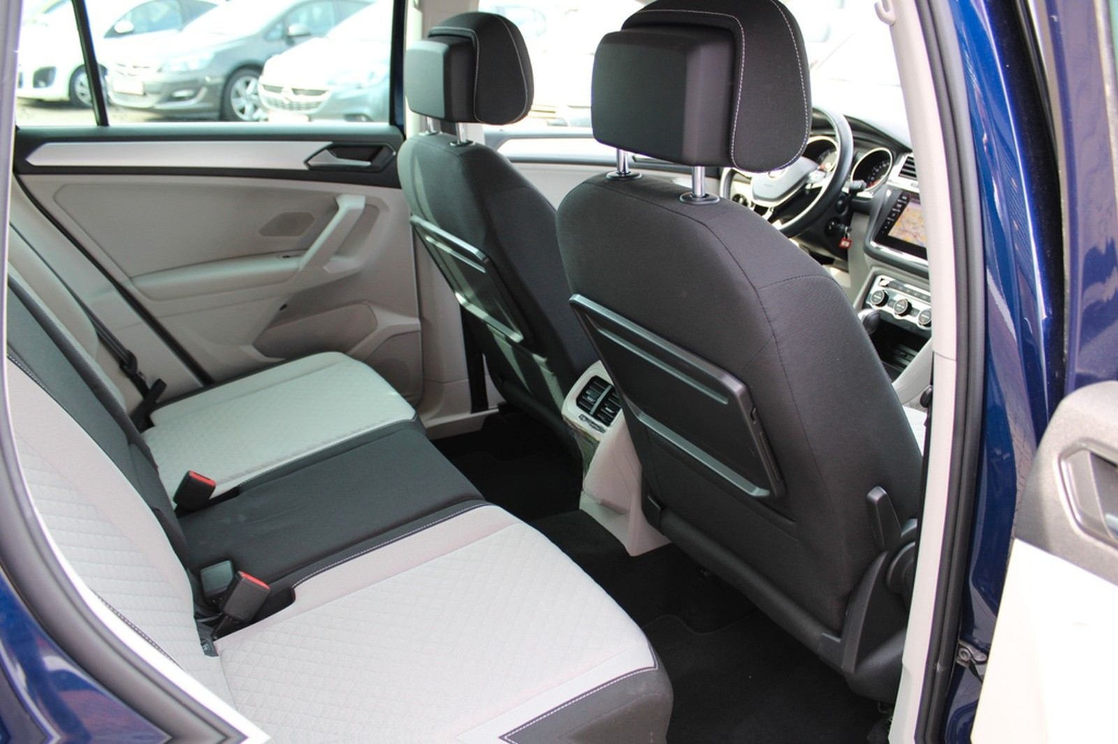 Volkswagen Tiguan Comfortline  4Motion Autom. LED Nav AHK foto 19