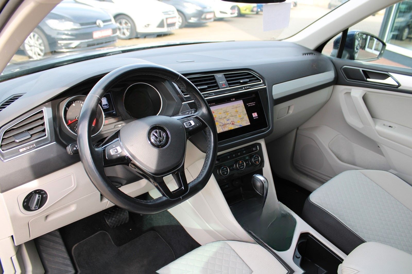 Volkswagen Tiguan Comfortline  4Motion Autom. LED Nav AHK foto 10