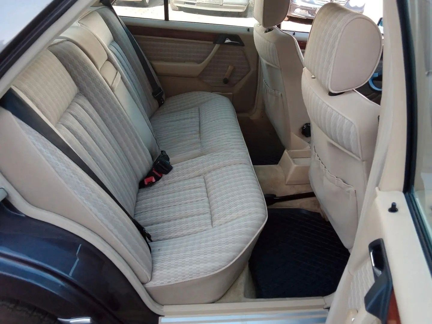 Mercedes-Benz 200 diesel foto 11