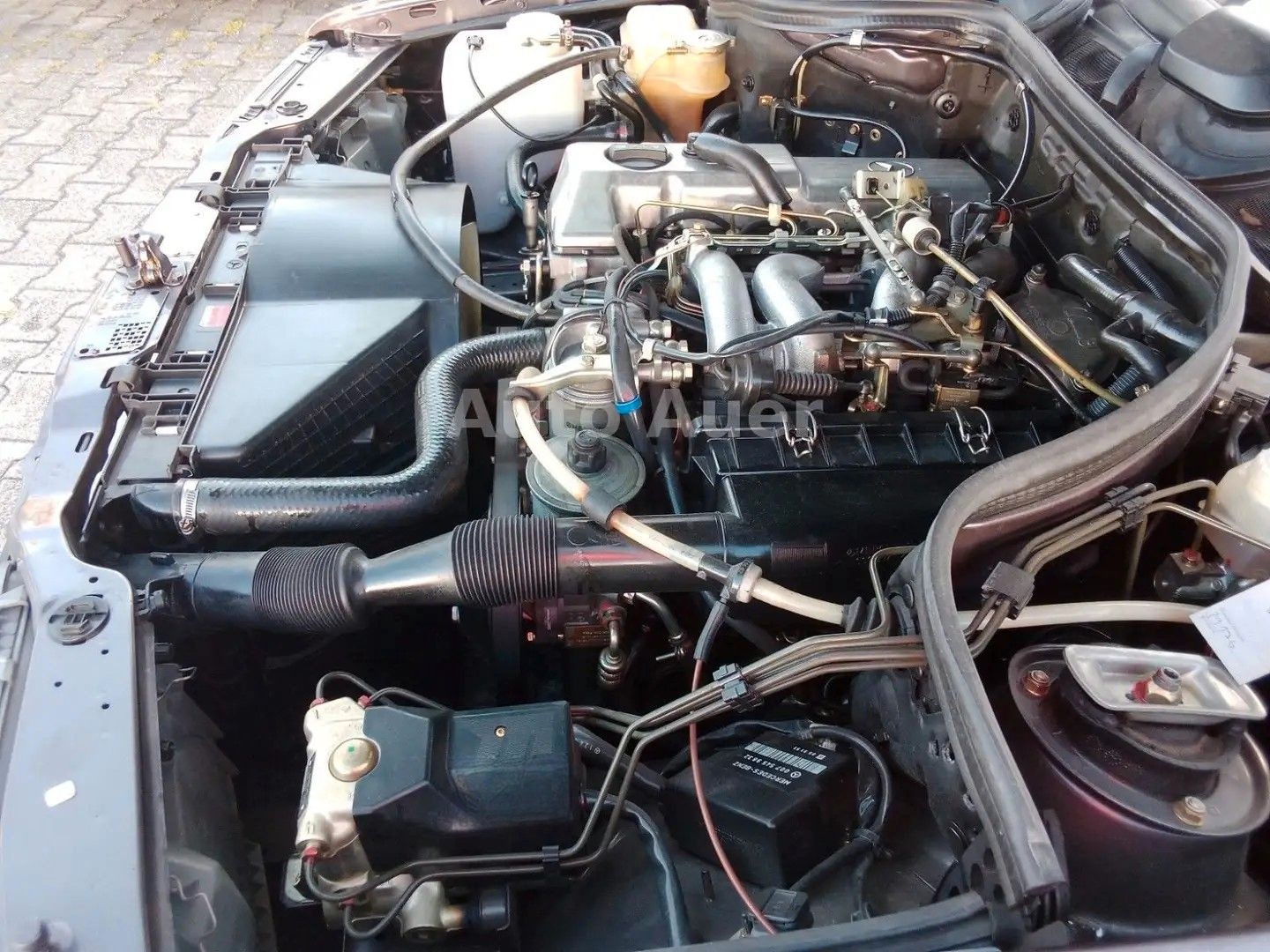 Mercedes-Benz 200 diesel foto 13