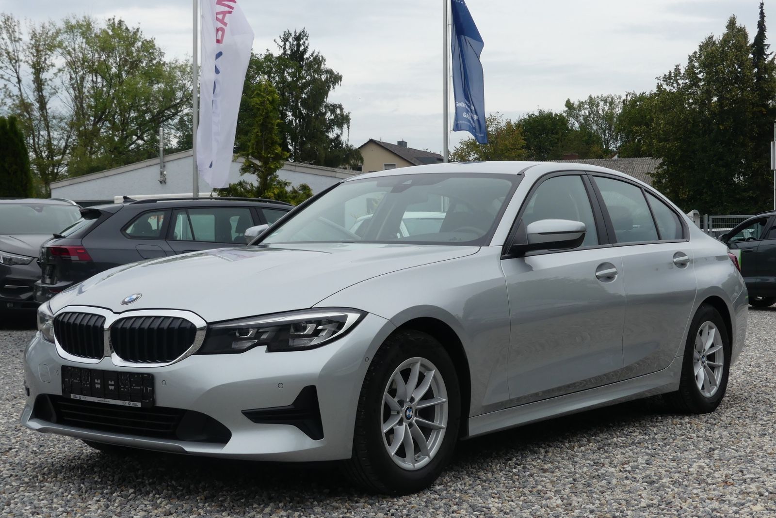 BMW 320 d Advantage LED NAVI SHZ SR foto 2