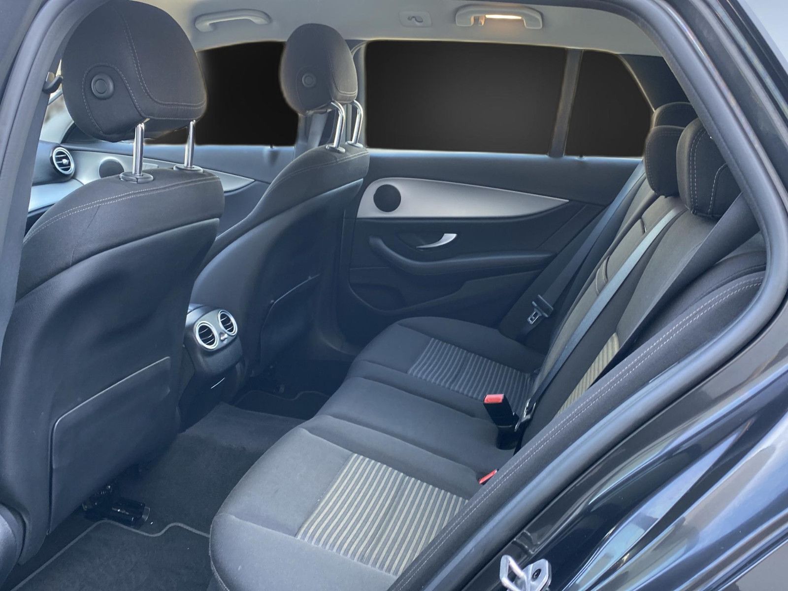 Mercedes-Benz E 300 de Distro*LED*Kamera*DAB*Wides*TW*VKZ foto 18