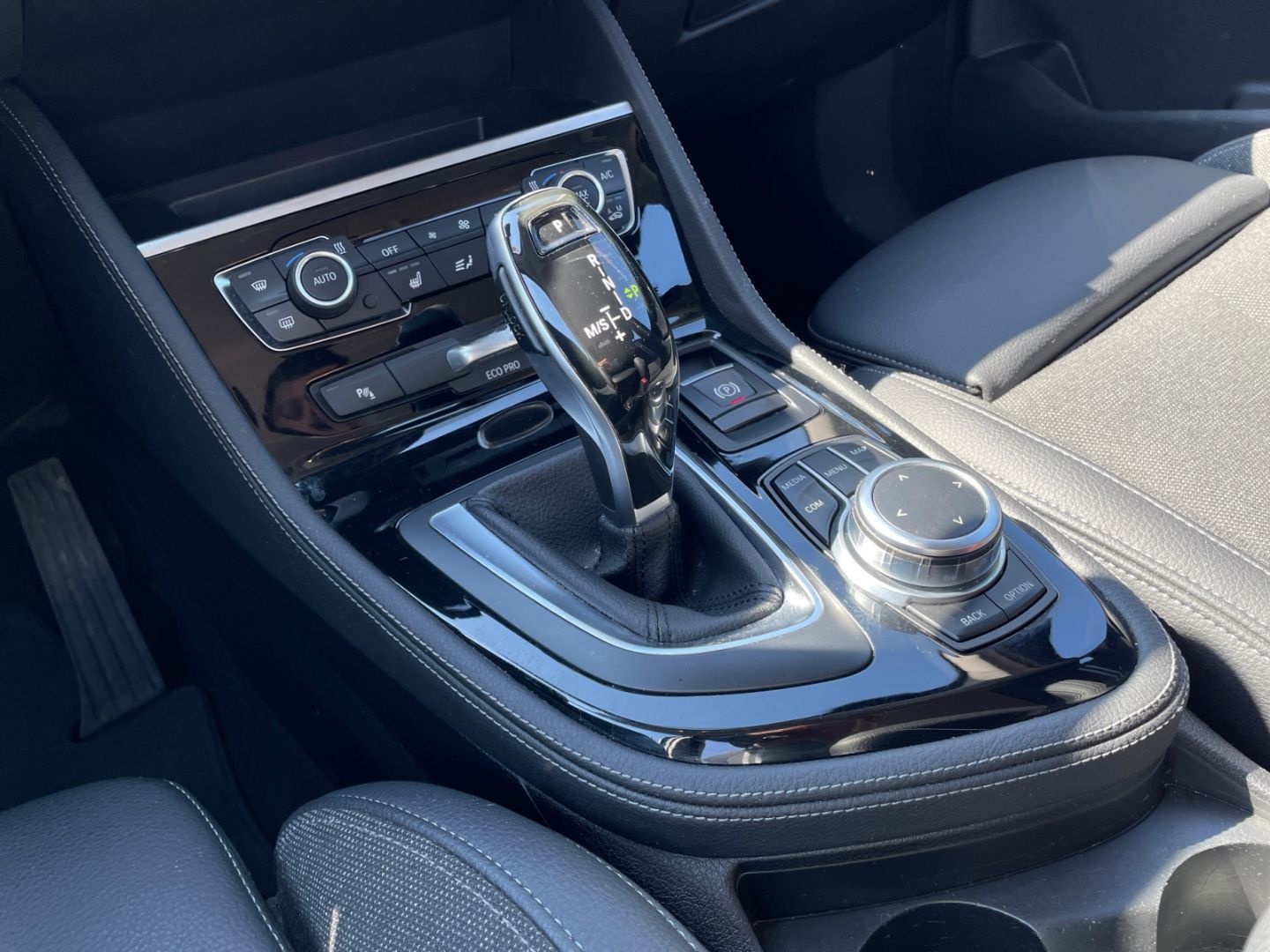 BMW 218 Gran Tourer i Sport Line*AHK*LED*PDC*Sitzhei foto 11