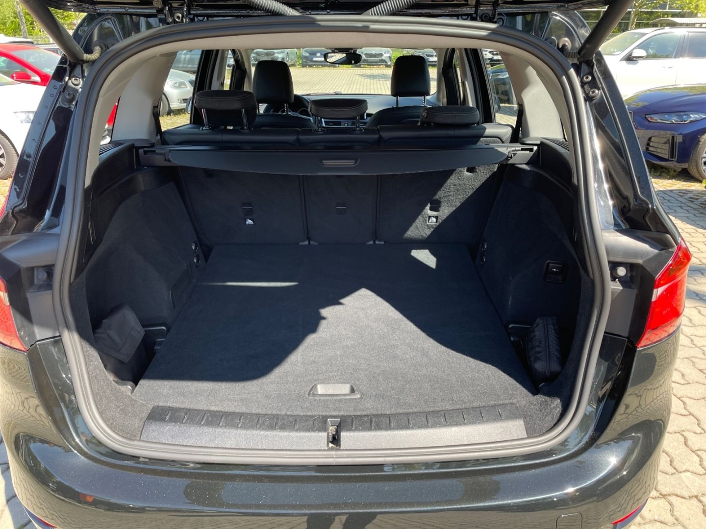 BMW 218 Gran Tourer i Sport Line*AHK*LED*PDC*Sitzhei foto 19