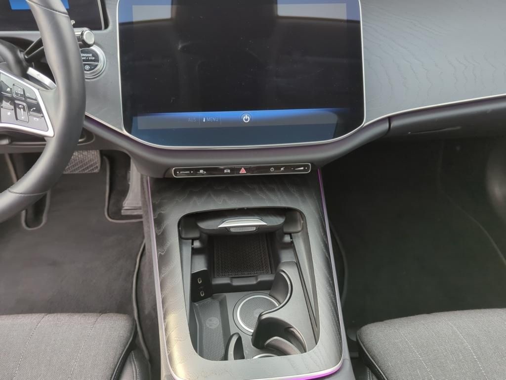 Mercedes-Benz E 200 T Avantg n.Mod+PANO+LED+NAVI+MBUX+KEYLESS foto 12