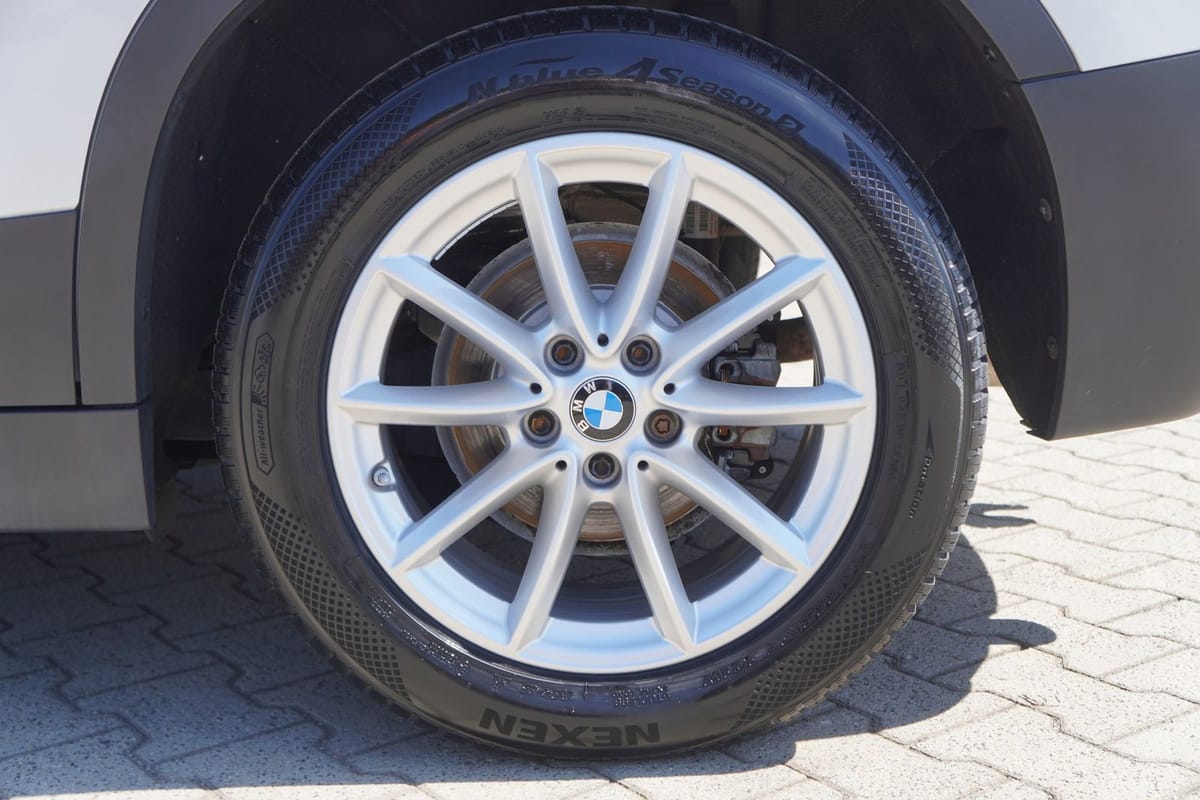 BMW X2 sDrive 18 i LED Navi Head-Up Sitzheizung AHK foto 11