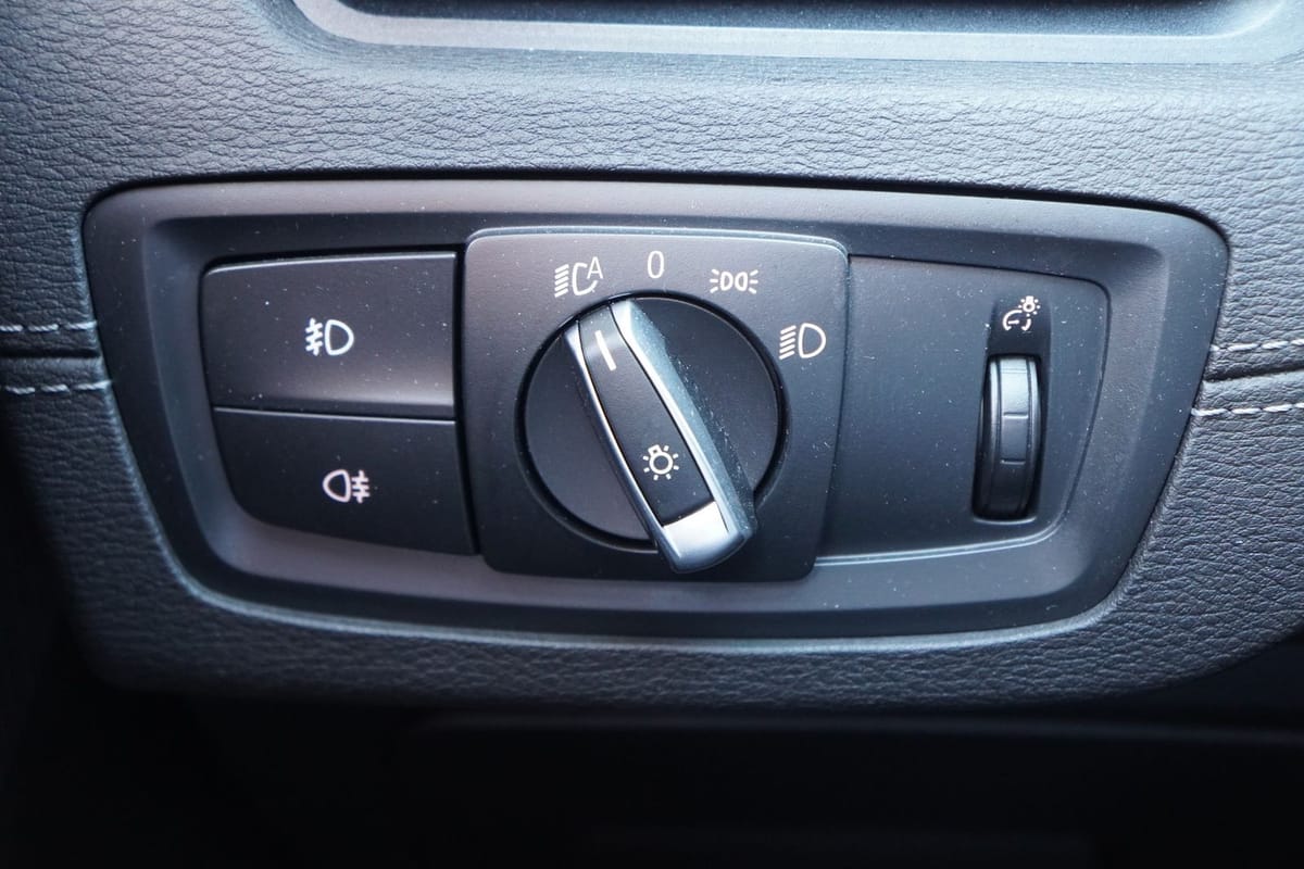 BMW X2 sDrive 18 i LED Navi Head-Up Sitzheizung AHK foto 17