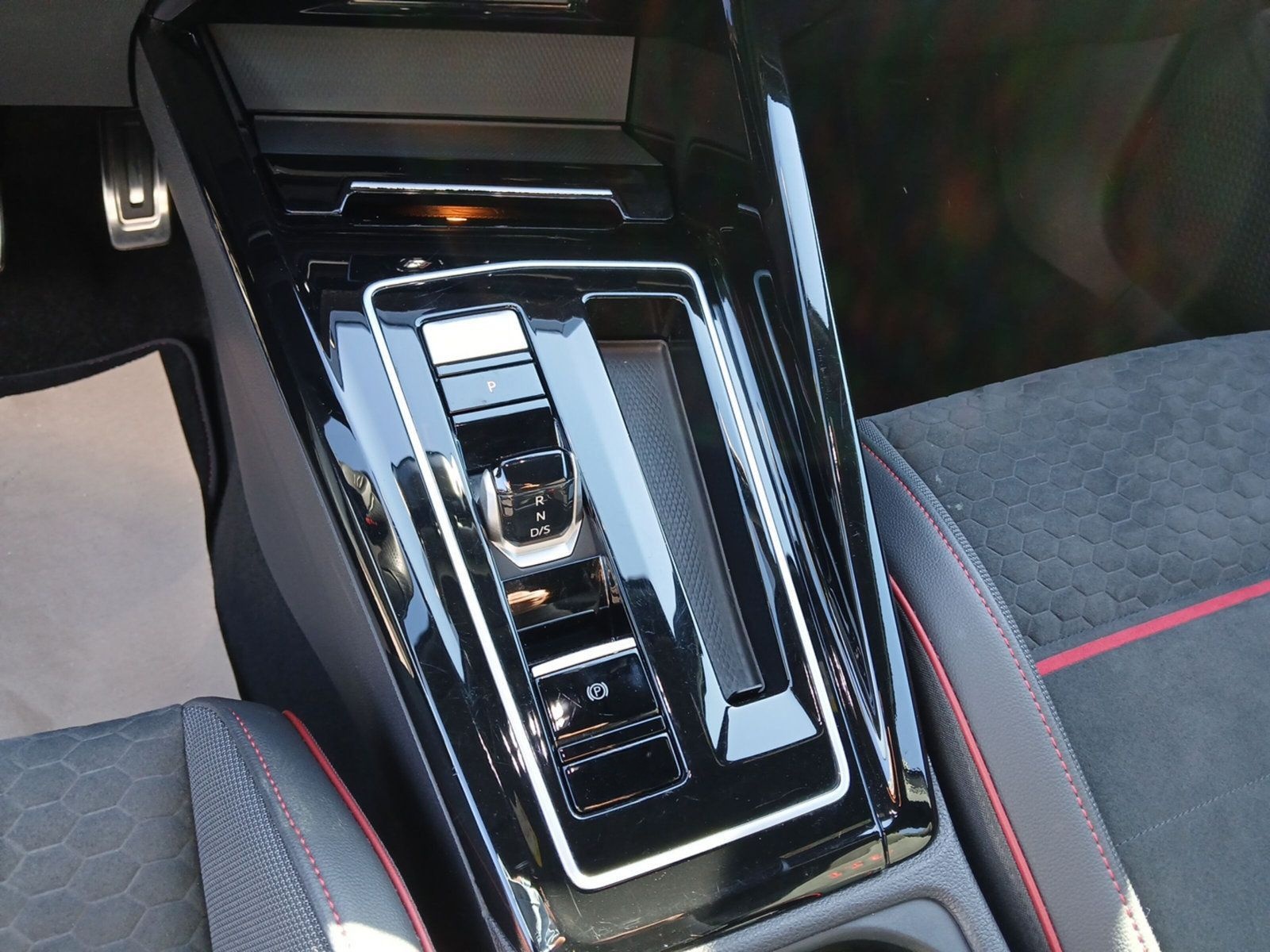 Volkswagen Golf VIII GTI Clubsport 2.0 TSI DSG+LED+KAMERA foto 15