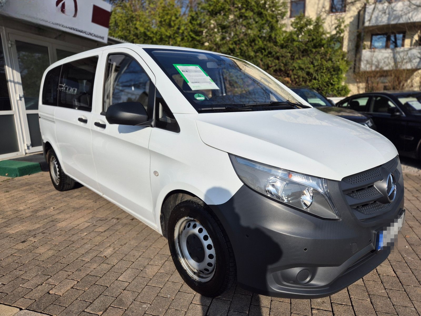 Mercedes-Benz Vito Tourer 111CDI FWD kompakt 8Sitzer PDC Euro6 foto 3