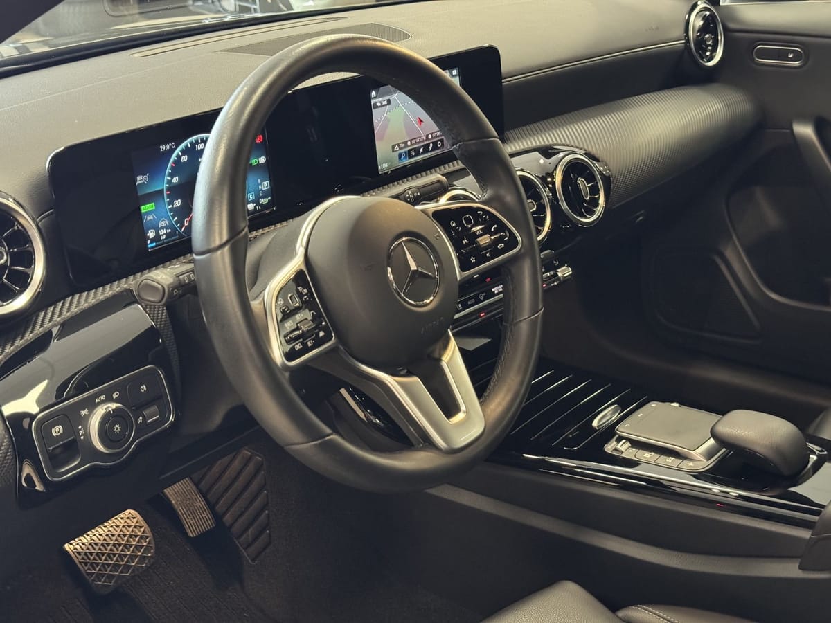 Mercedes-Benz CLA 250 Shooting Brake EQ Business LED Multibeam foto 11