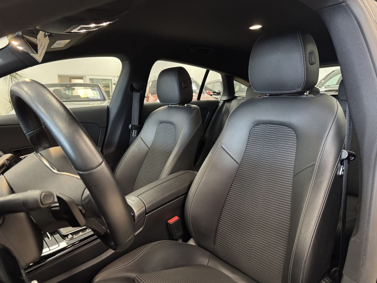 Mercedes-Benz CLA 250 Shooting Brake EQ Business LED Multibeam foto 12
