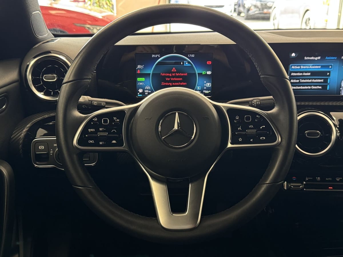 Mercedes-Benz CLA 250 Shooting Brake EQ Business LED Multibeam foto 21
