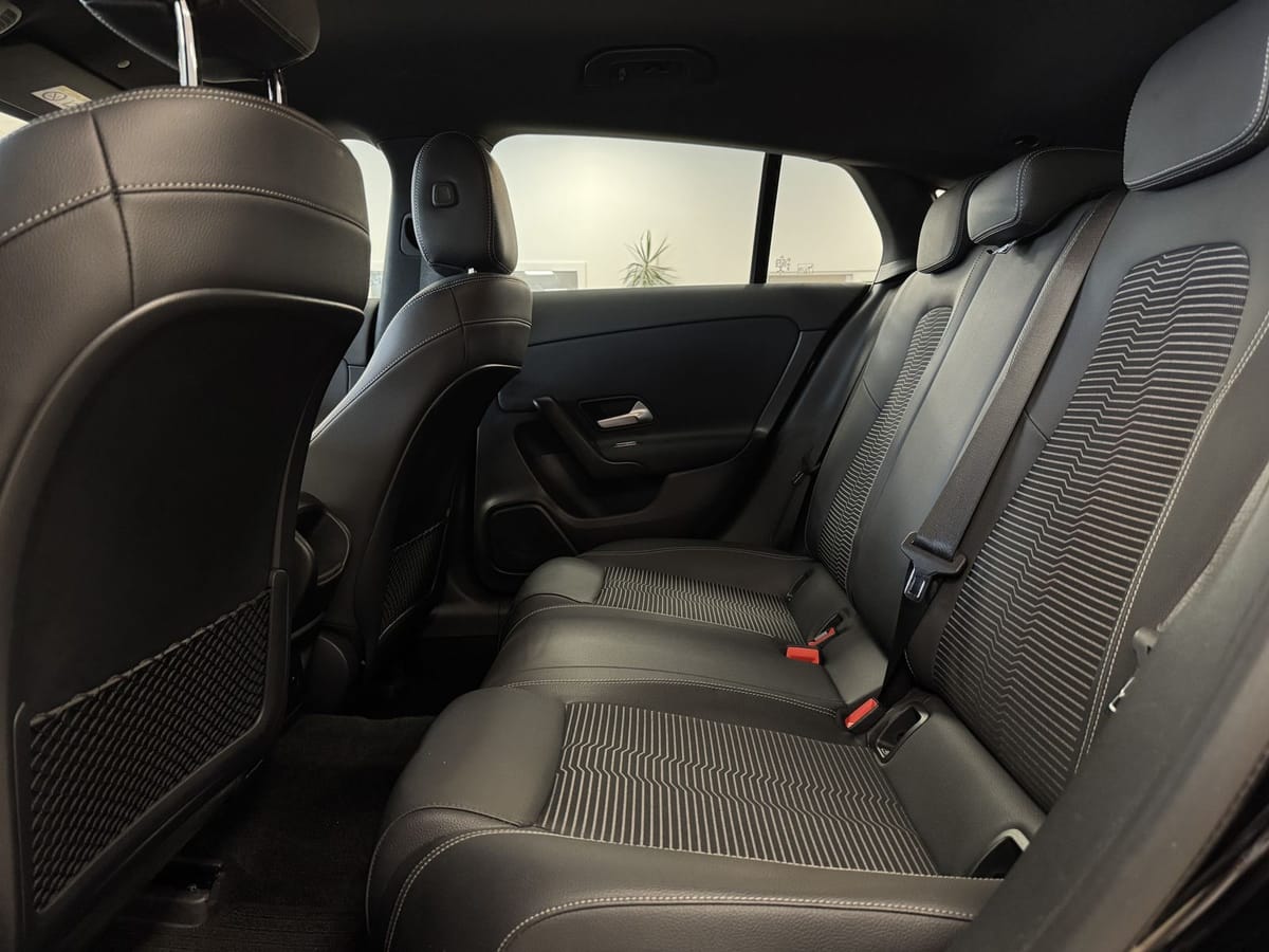 Mercedes-Benz CLA 250 Shooting Brake EQ Business LED Multibeam foto 24