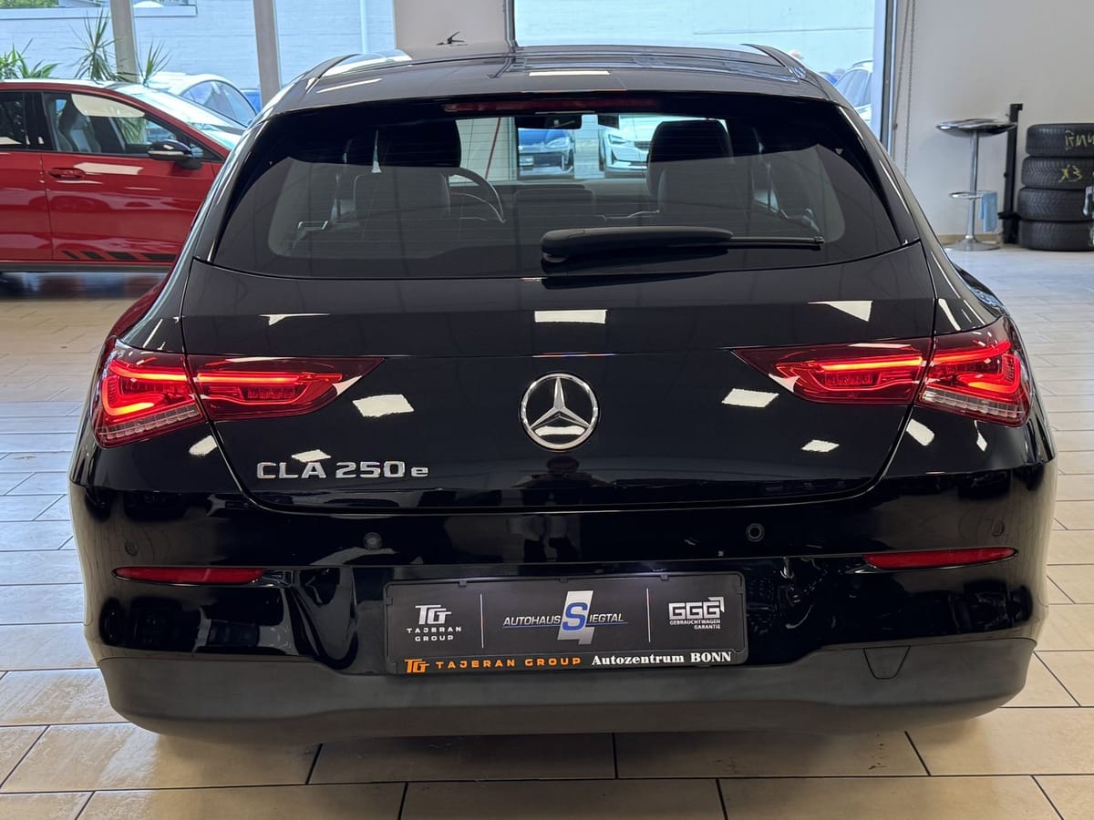 Mercedes-Benz CLA 250 Shooting Brake EQ Business LED Multibeam foto 6