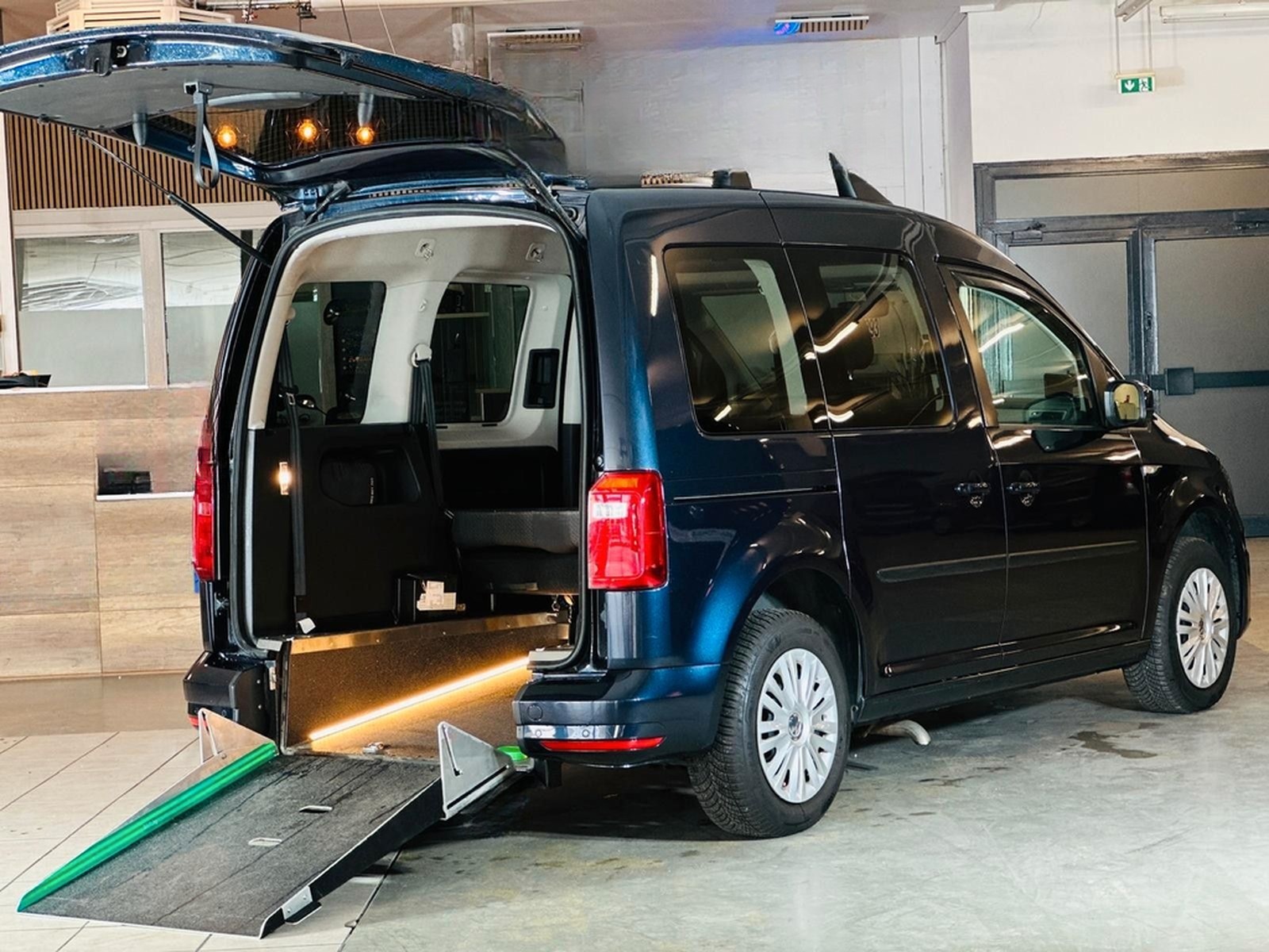Volkswagen Caddy 4- Behindertengerecht-Rampe foto 6