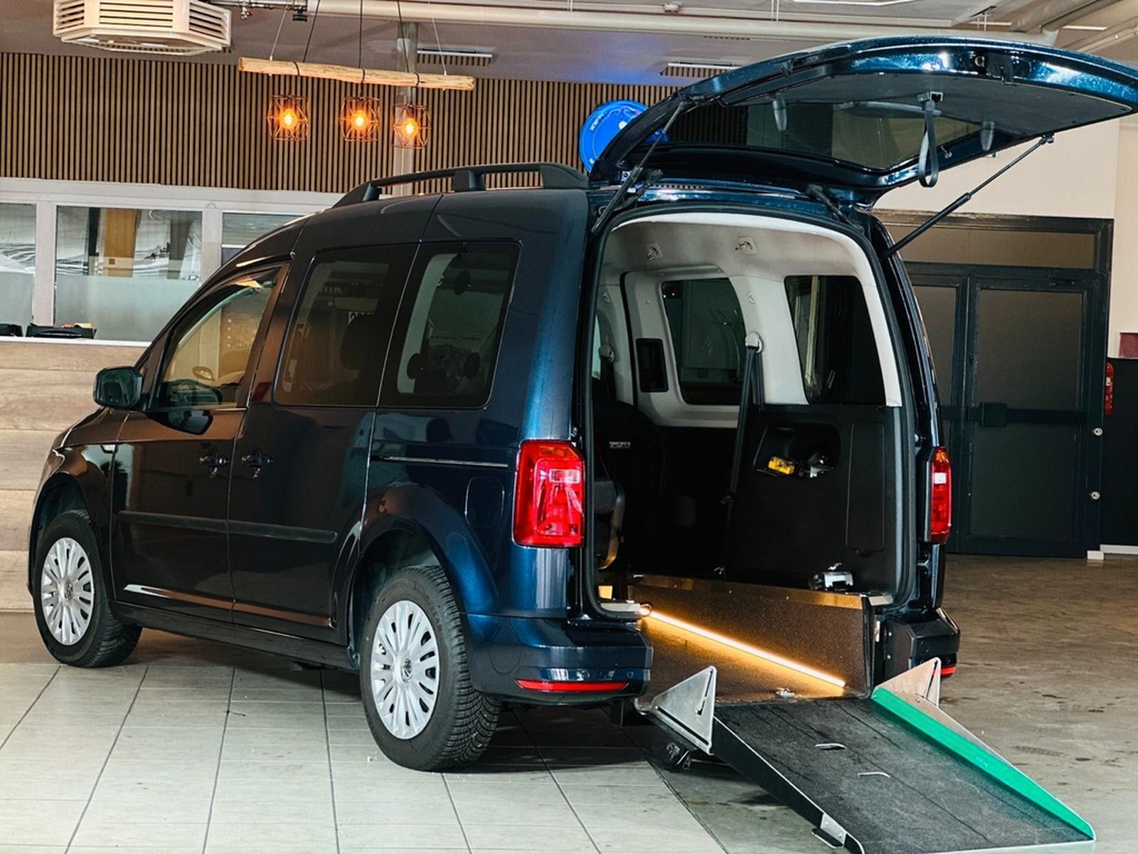 Volkswagen Caddy 4- Behindertengerecht-Rampe foto 9