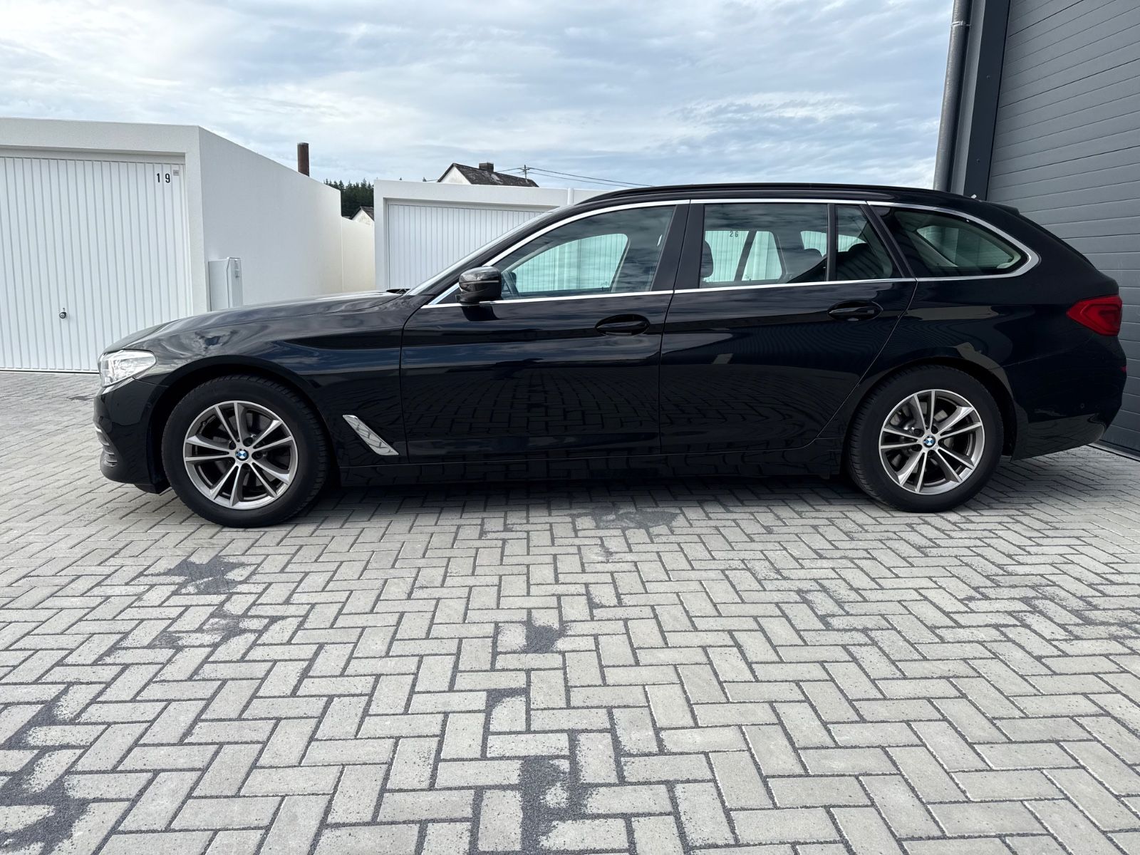 BMW 520 d Touring*PANO-HEAD-UP*LED*KAMERA*AMBIENTE* foto 7