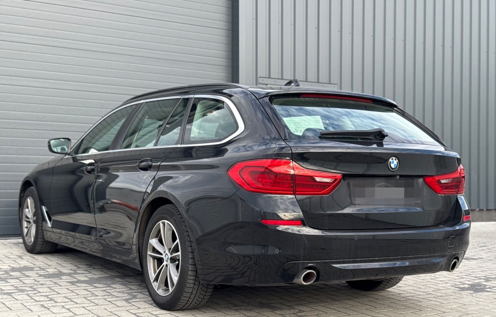 BMW 520 d Touring*PANO-HEAD-UP*LED*KAMERA*AMBIENTE* foto 10