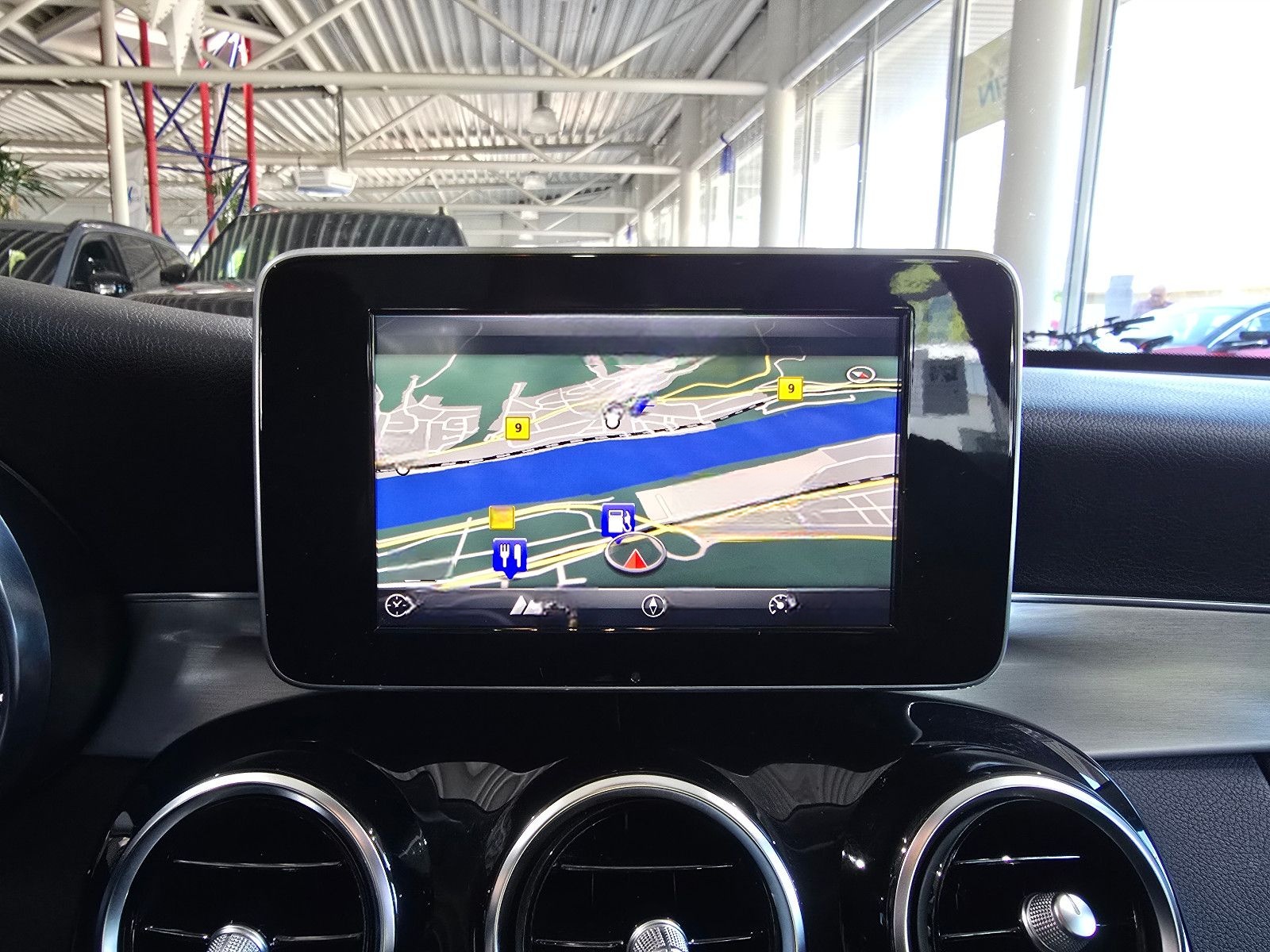 Mercedes-Benz C 200 Lim. CGI+AHK+NAVI+LED+TEILLEDER foto 14