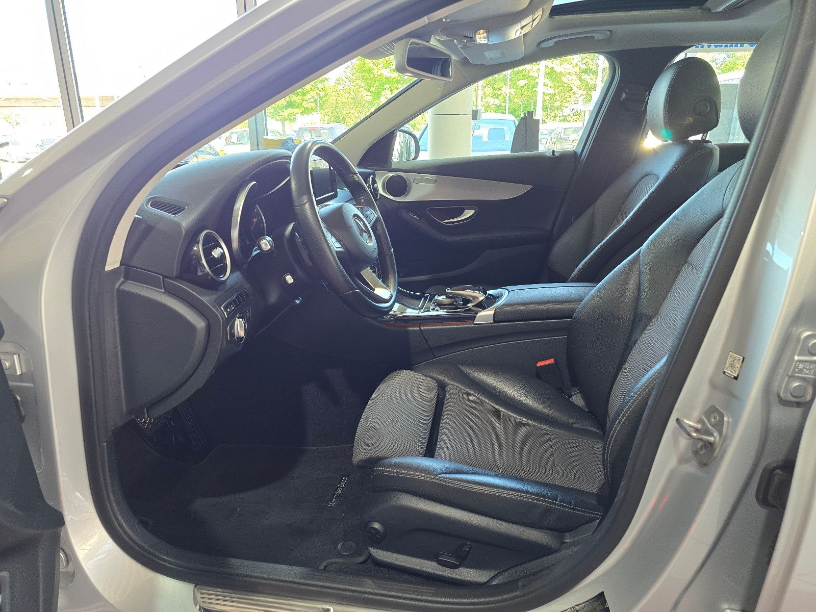 Mercedes-Benz C 200 Lim. CGI+AHK+NAVI+LED+TEILLEDER foto 9