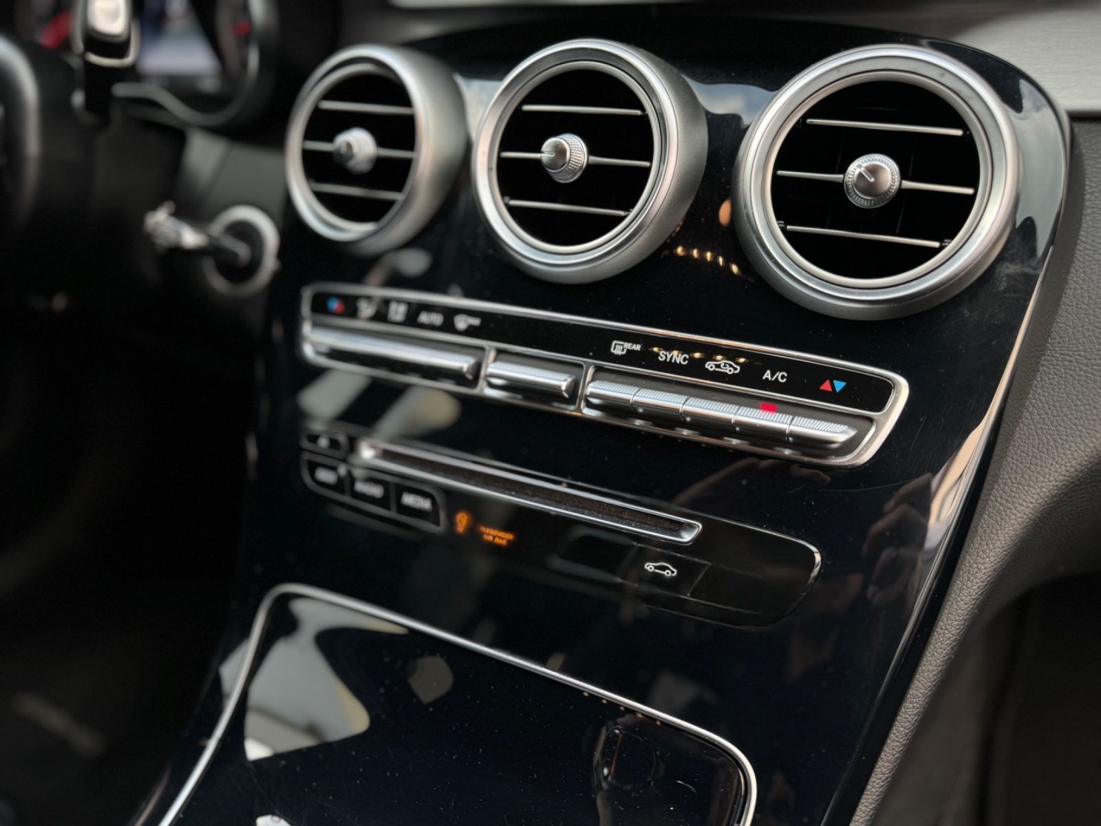 Mercedes-Benz C 180 CGI*AMG-LINE*NIGHTPAKET*AUTOM*LED*TEMPOMAT foto 13