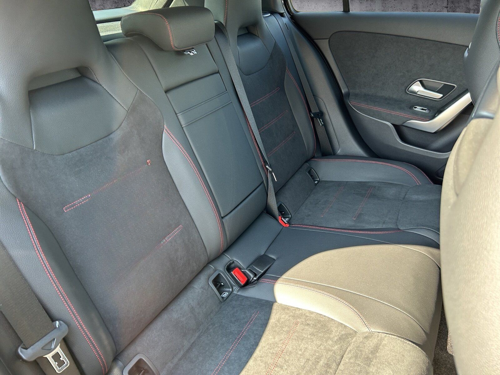 Mercedes-Benz A 200 d AMG+PANO+DISTRO+MEMORY+360°+NIGHT+MLED foto 13