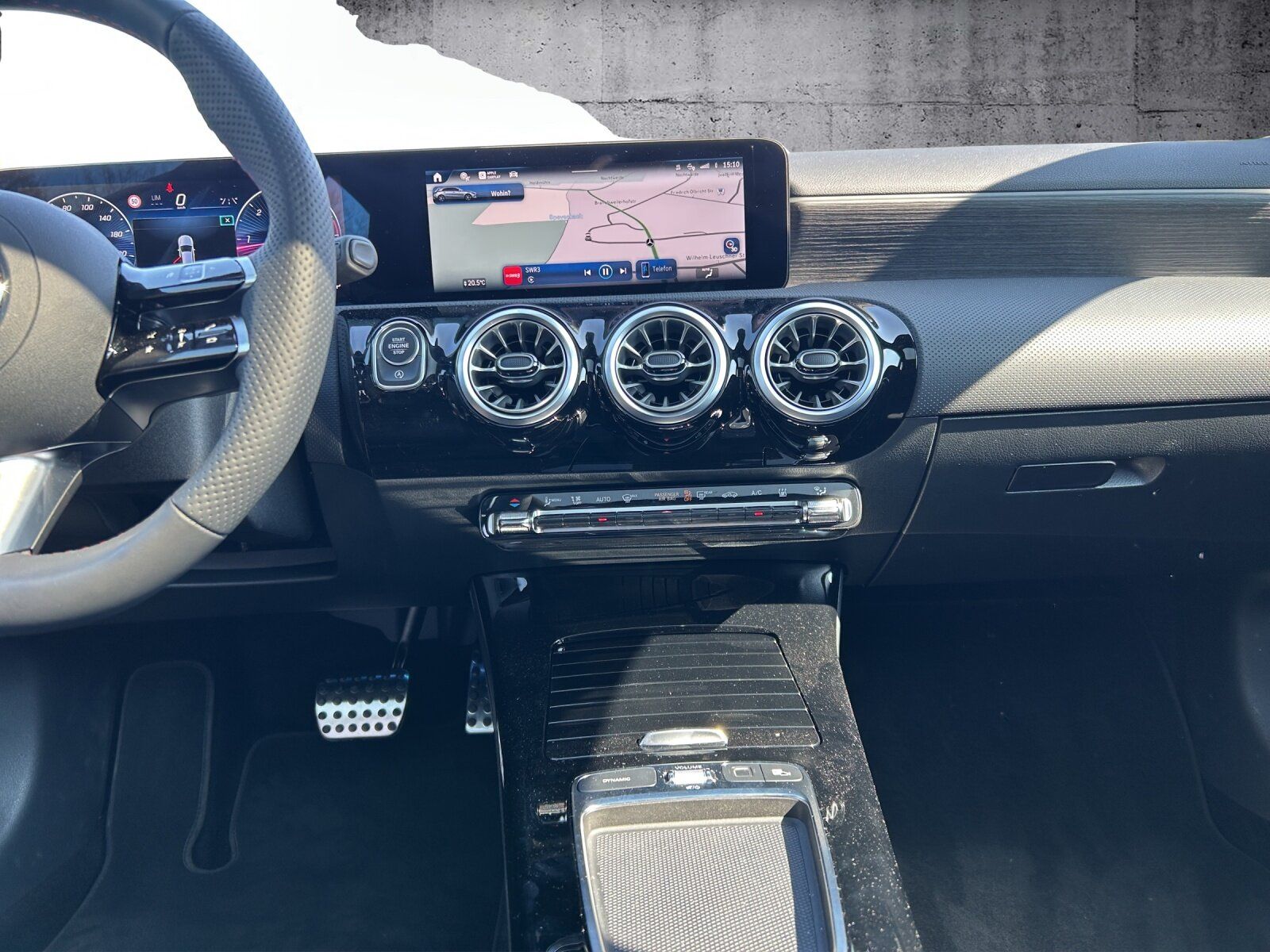 Mercedes-Benz A 200 d AMG+PANO+DISTRO+MEMORY+360°+NIGHT+MLED foto 14